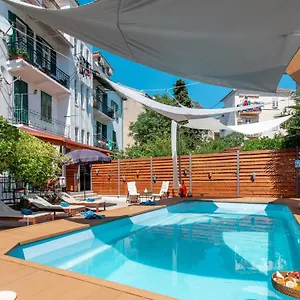 aspalathos-luxury-rooms-with-pool-and-garden.splithotels.org/